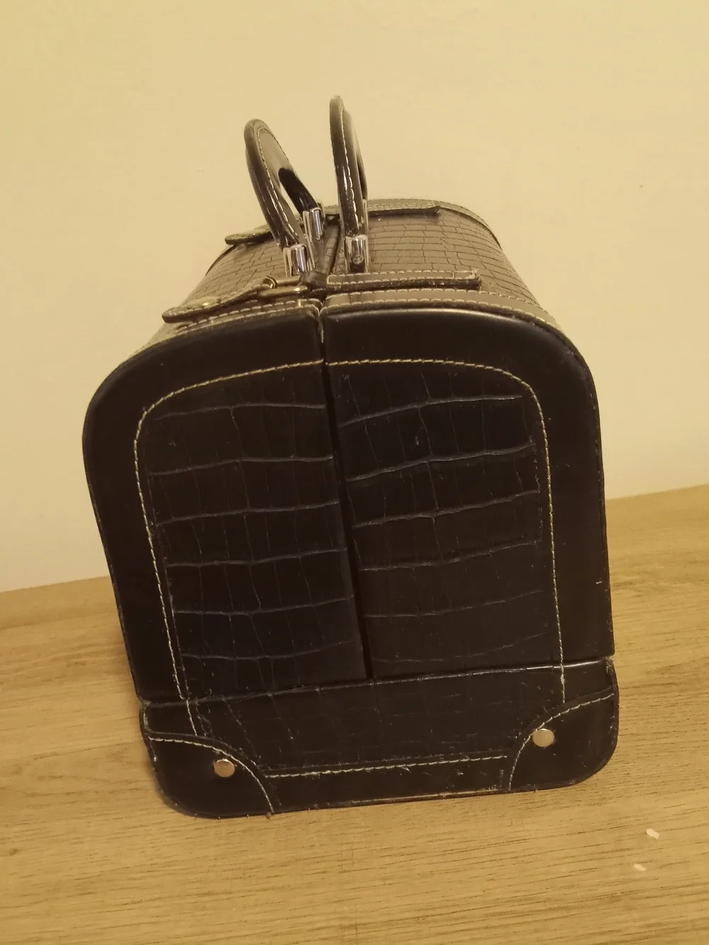 Expanding Travel Train Case with Mirror ~ Free Shipping! ☆